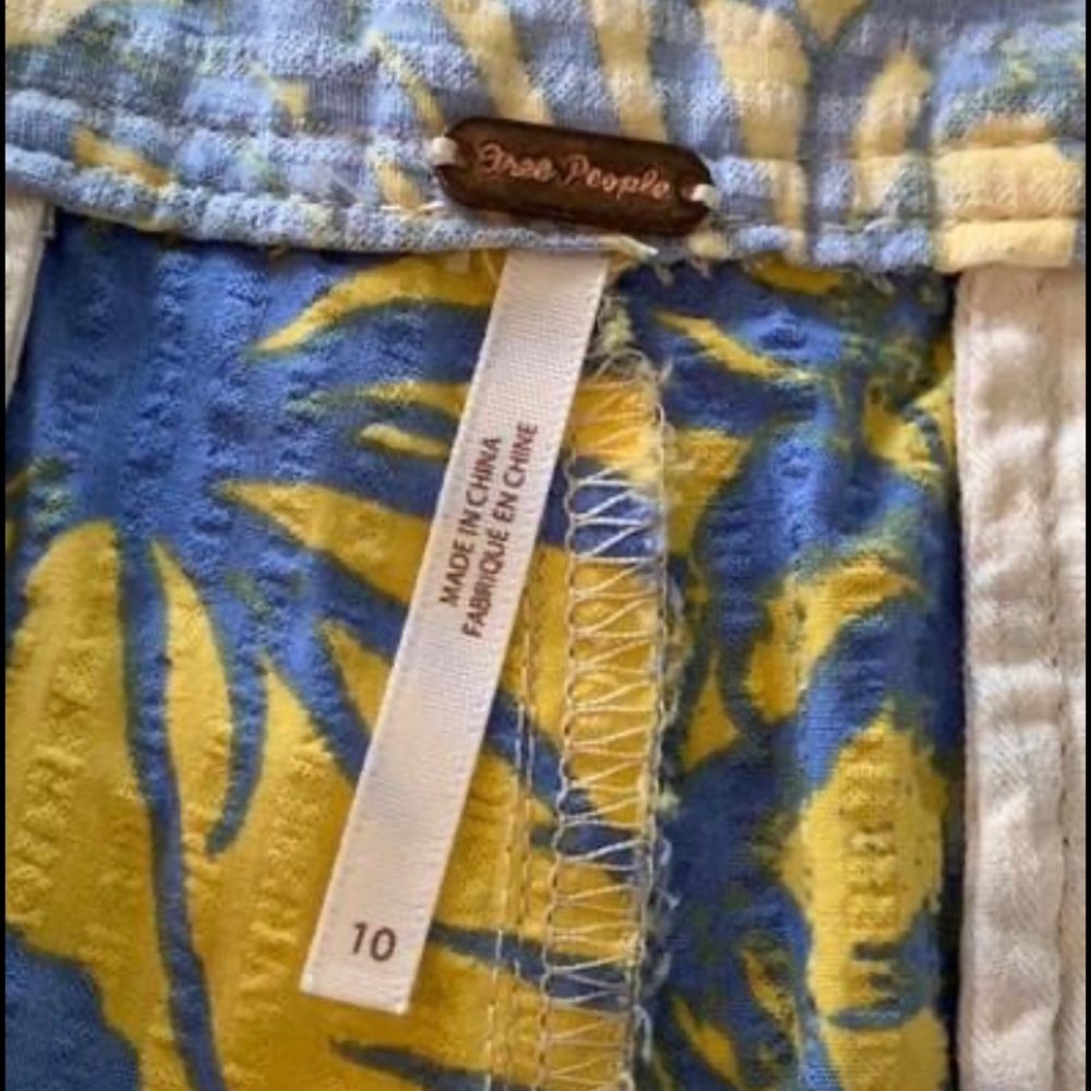 Free People Drawstring Shorts, Size 10 - Picture 3 of 3